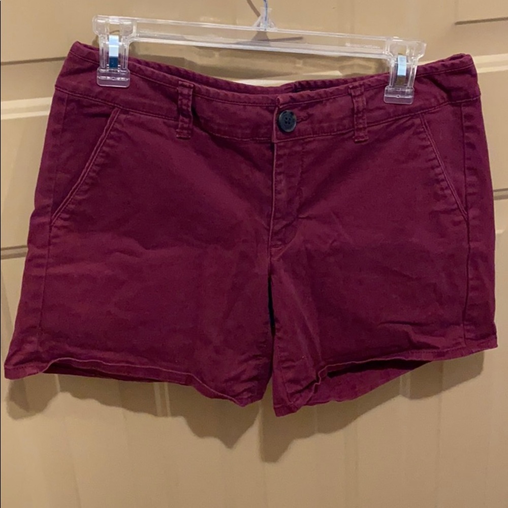 American Eagle size 8 Midi maroon shorts